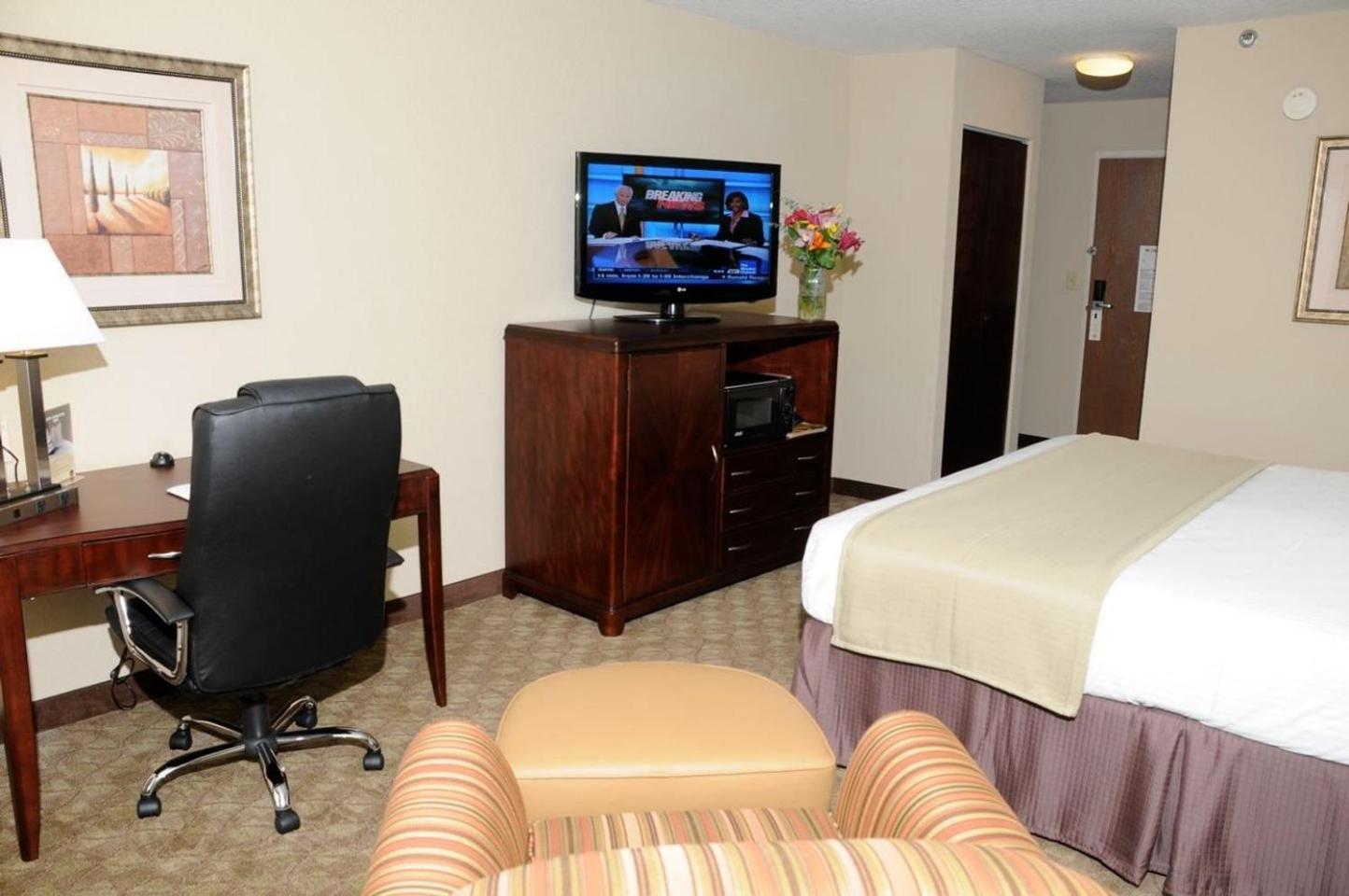 Holiday Inn Express Peachtree Corners-Norcross, An Ihg Hotel מראה חיצוני תמונה